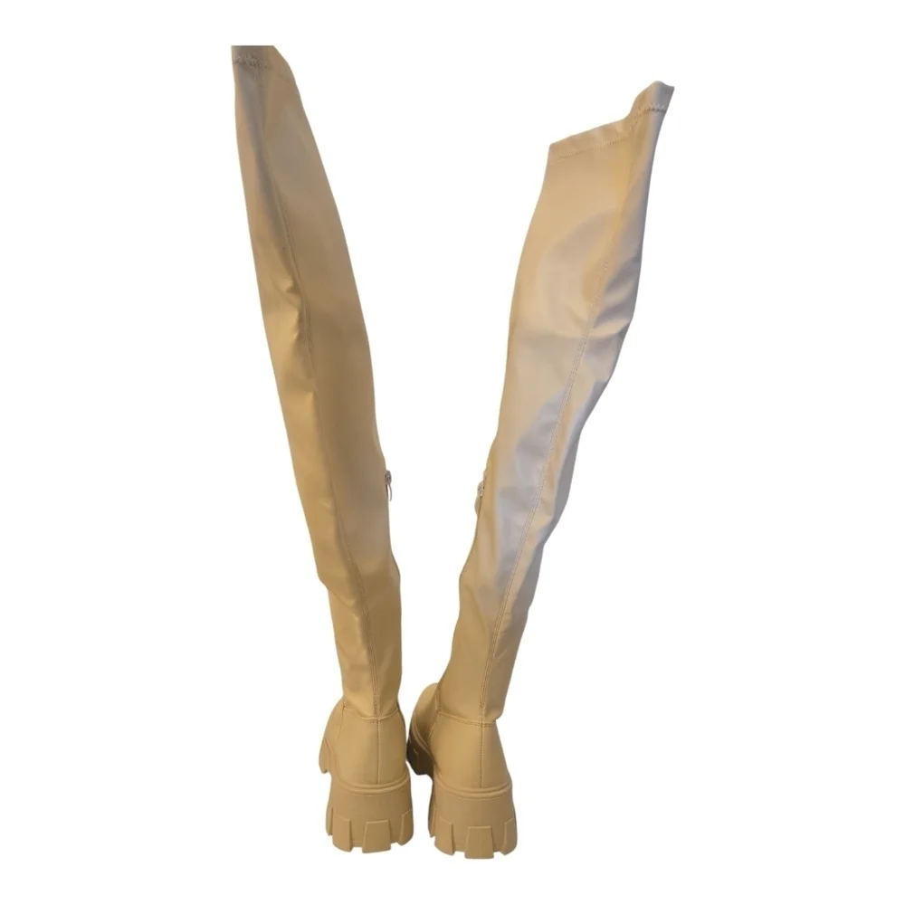 Wild DIVA GINA Knee Length Lug Sole Round Toe Boots Color:Cream Size 5.5